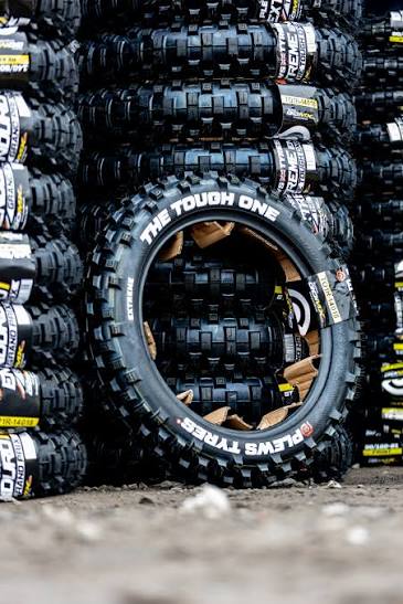 Plews Xtream the tough one 140-80-18 enduro tyre